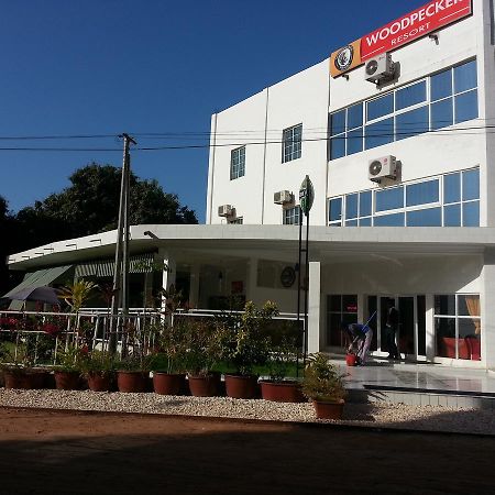 Woodpecker Resort Hotel بانجول المظهر الخارجي الصورة