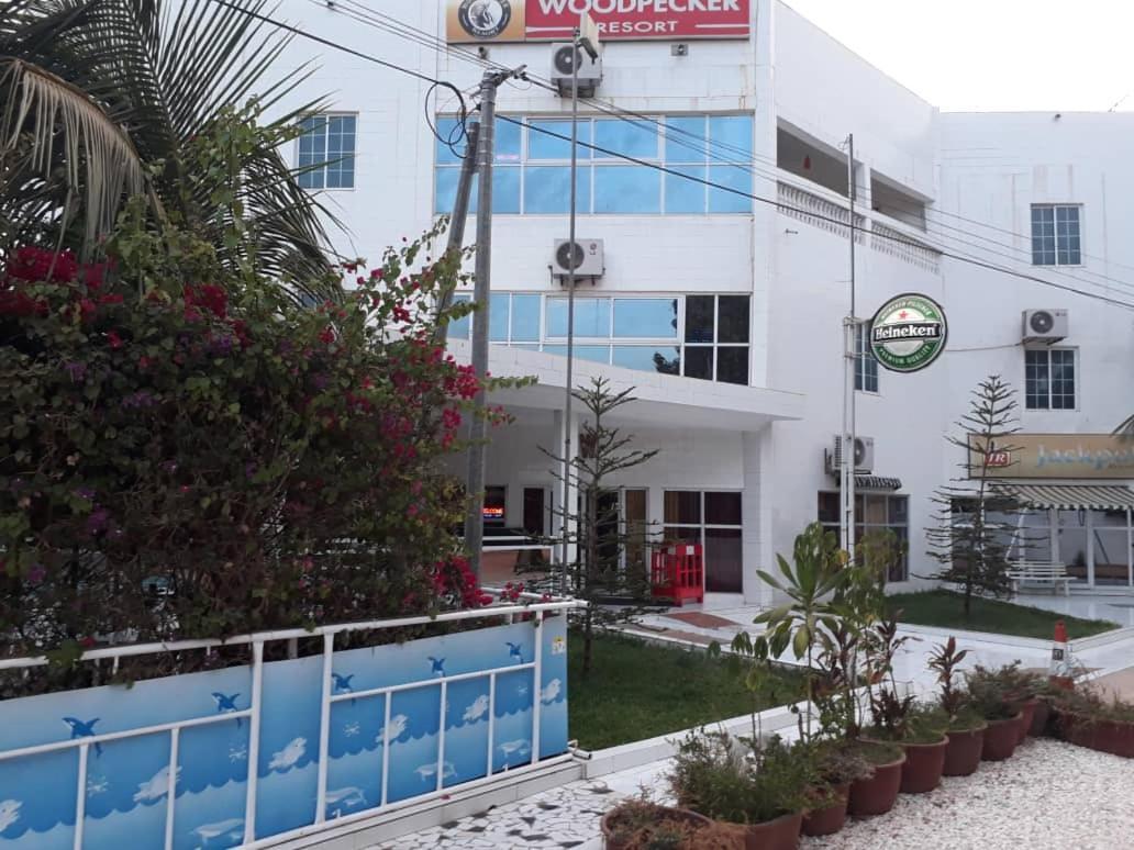Woodpecker Resort Hotel بانجول المظهر الخارجي الصورة