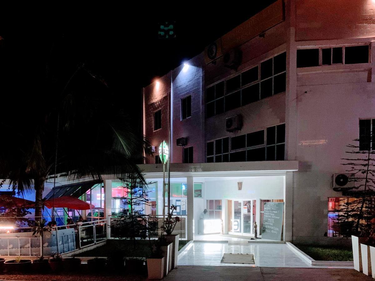 Woodpecker Resort Hotel بانجول المظهر الخارجي الصورة