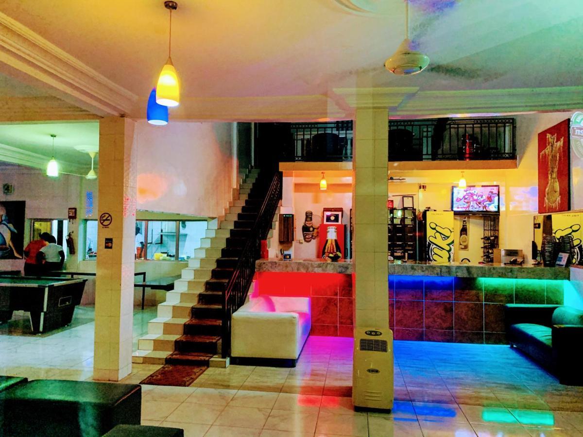 Woodpecker Resort Hotel بانجول المظهر الخارجي الصورة