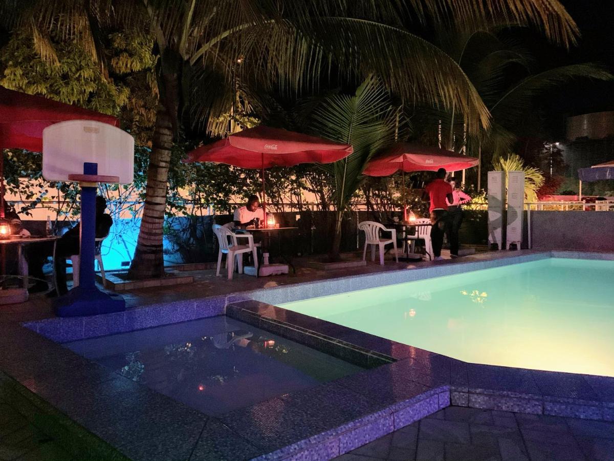 Woodpecker Resort Hotel بانجول المظهر الخارجي الصورة