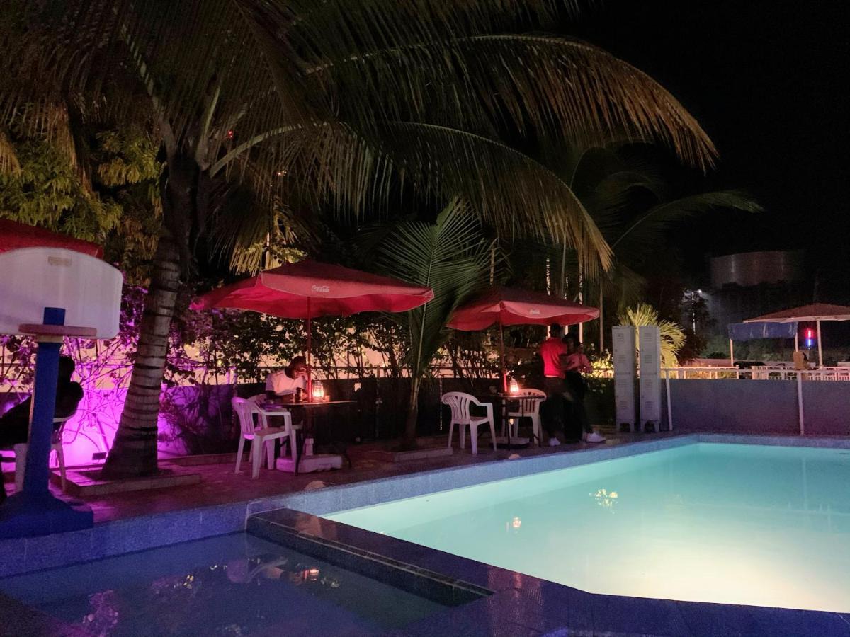 Woodpecker Resort Hotel بانجول المظهر الخارجي الصورة