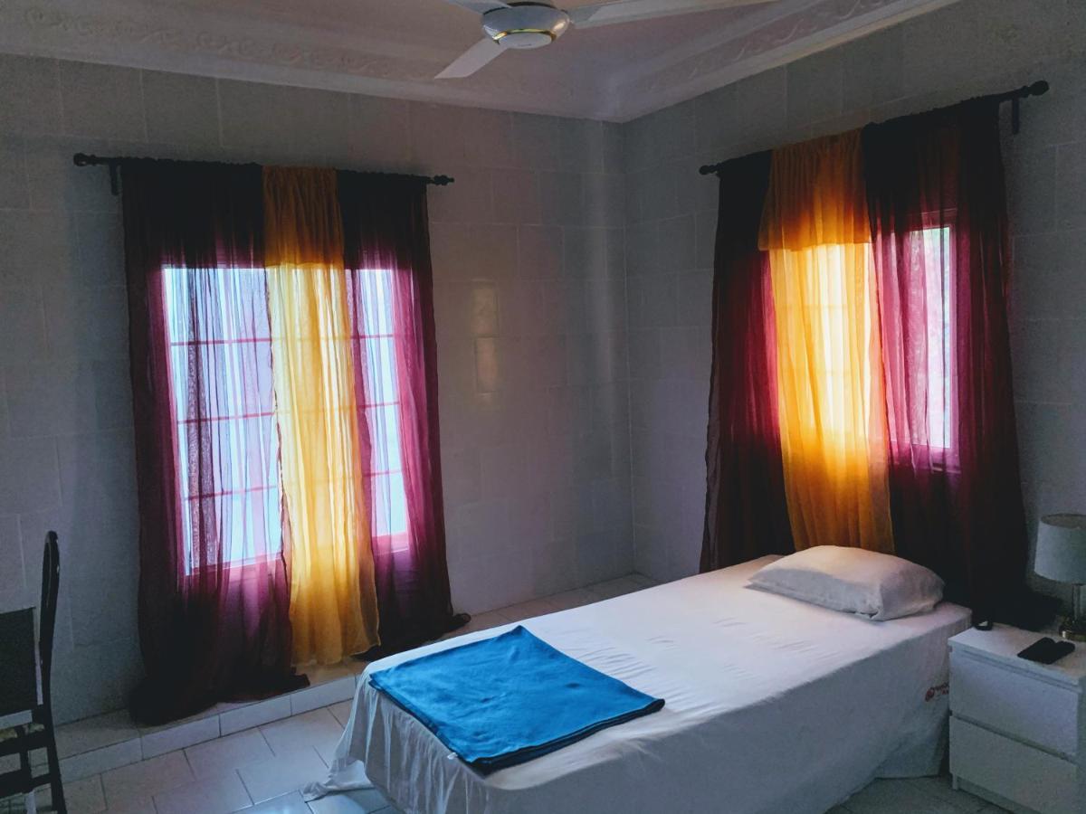 Woodpecker Resort Hotel بانجول المظهر الخارجي الصورة
