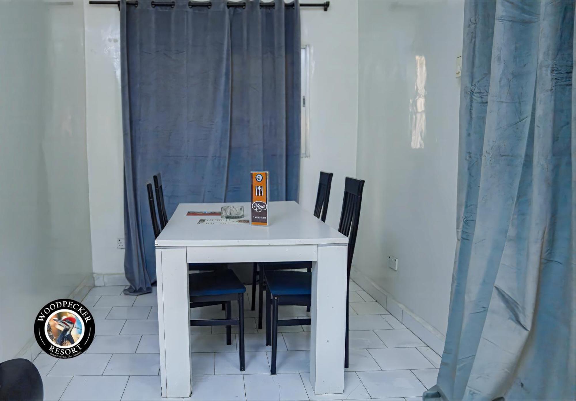 Woodpecker Resort Hotel بانجول المظهر الخارجي الصورة
