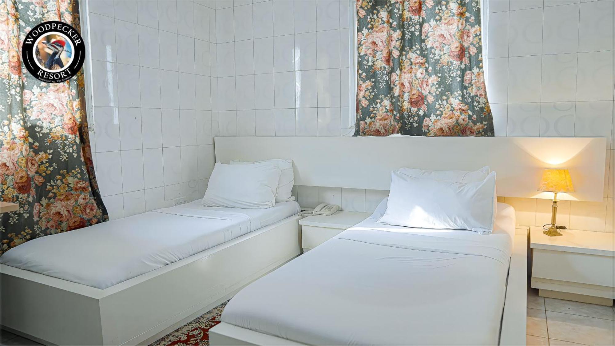 Woodpecker Resort Hotel بانجول المظهر الخارجي الصورة