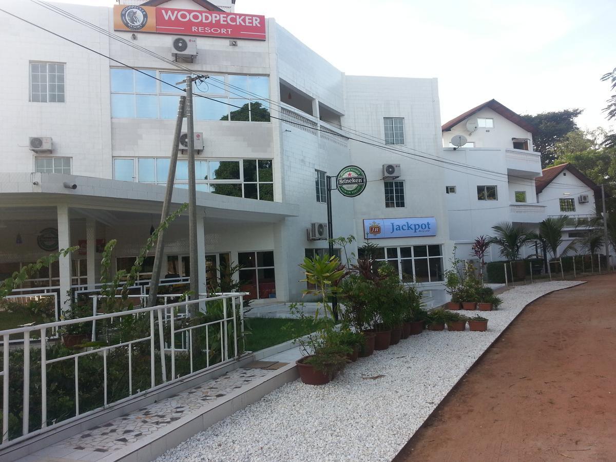 Woodpecker Resort Hotel بانجول المظهر الخارجي الصورة